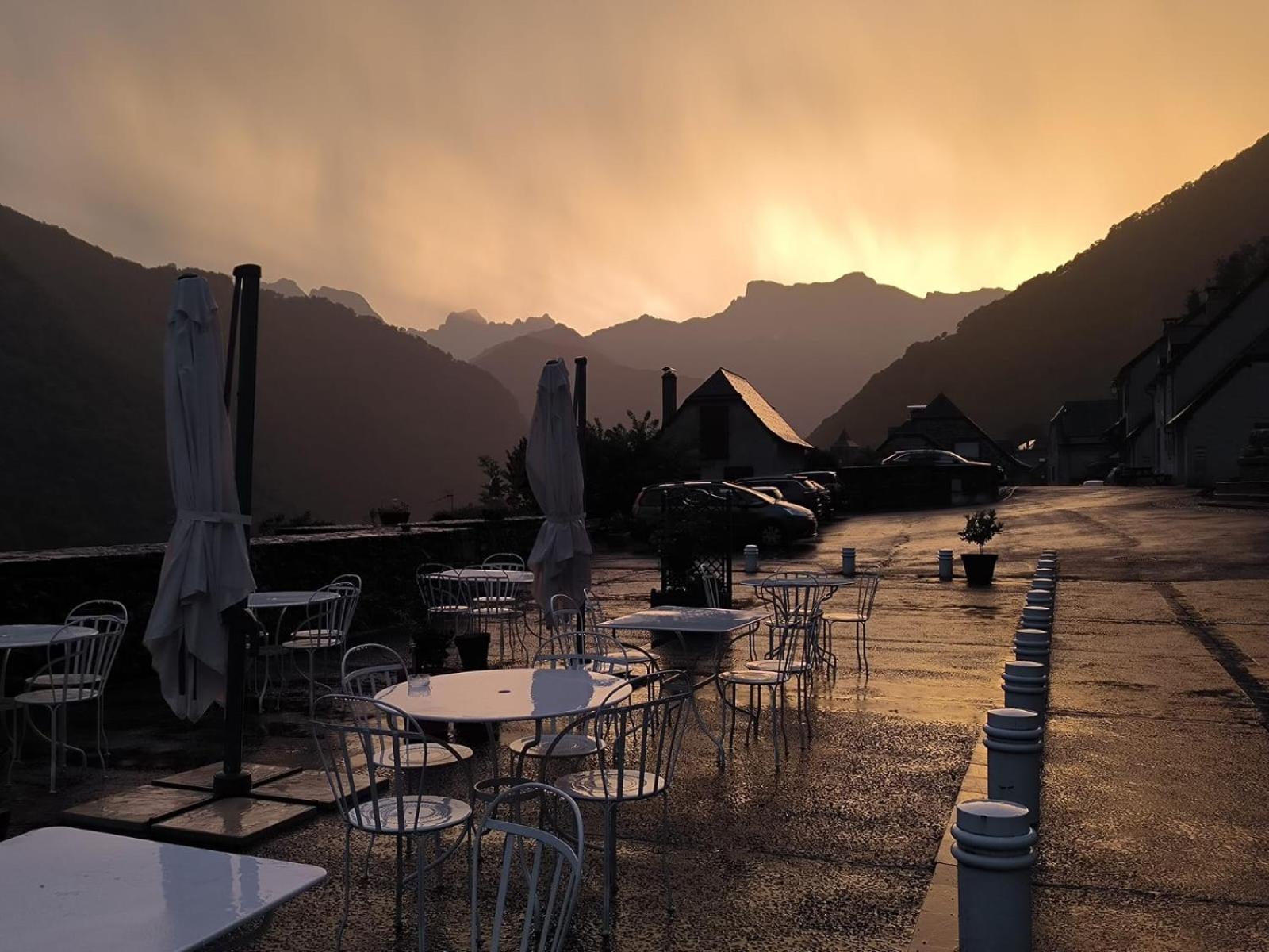 Chateau D'Arance Hotel Restaurant Espace Bien-Etre Cette-Eygun 외부 사진